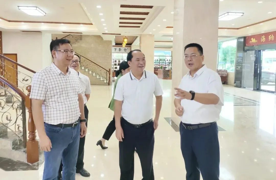 梧州市委常委、宣傳部部長(zhǎng)黃恩一行蒞臨集團(tuán)調(diào)研指導(dǎo)